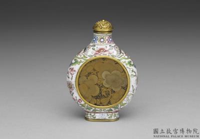 图片[2]-Copper-body painted enamel snuff bottle with a Maki-e floral lacquer inlay, Qing dynasty, Kangxi reign (1662-1722)-China Archive